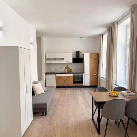 Schoene 2-zimmer Im Herzen Duesseldorfs Διαμέρισμα *