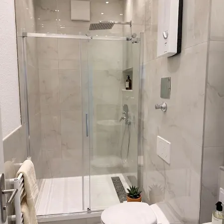 Schoene 2-zimmer Im Herzen Duesseldorfs