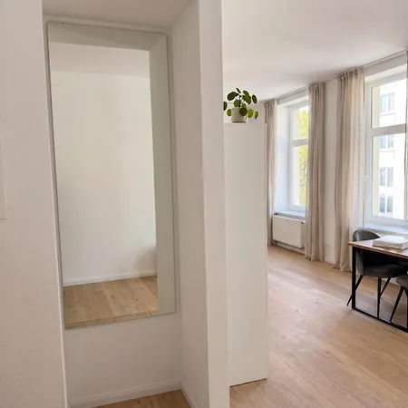 Schoene 2-zimmer Im Herzen Duesseldorfs דירה